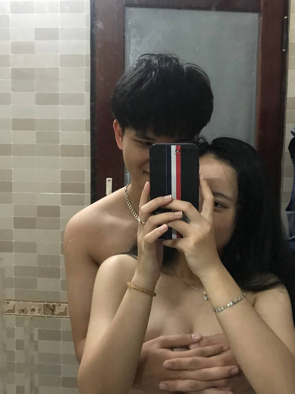 Bố Người chồng say mê trước nàng dâu vú ngon dâm đãng